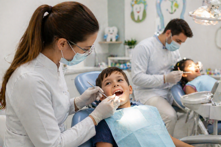Programa Sorriso Feliz leva atendimento odontológico infantil ao Jardim Padroeira, em Osasco