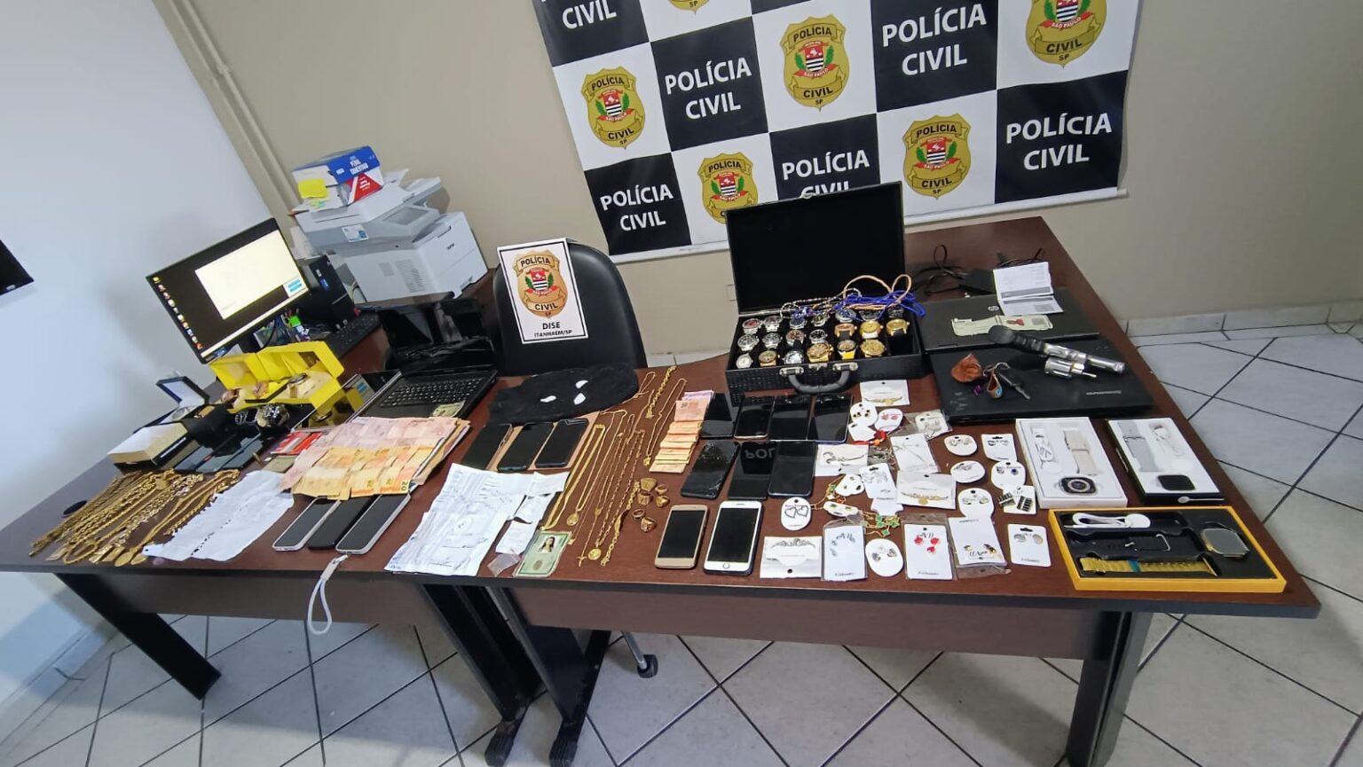 INTEGRANTES DE FACÇÃO COM ATUAÇÃO NA BAIXADA SÃO PRESOS EM OPERAÇÃO DA POLÍCIA CIVIL